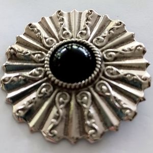Vtg Fashion Round Brooch/Pin Silver w/Black Faux Onyx Statement Scarf